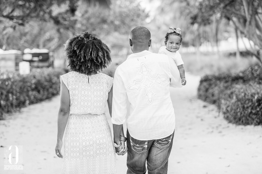 Beach Family Portrait -001