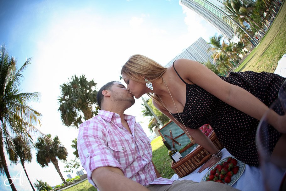 margaret pace park wynwood cafeina lounge engagement session-18